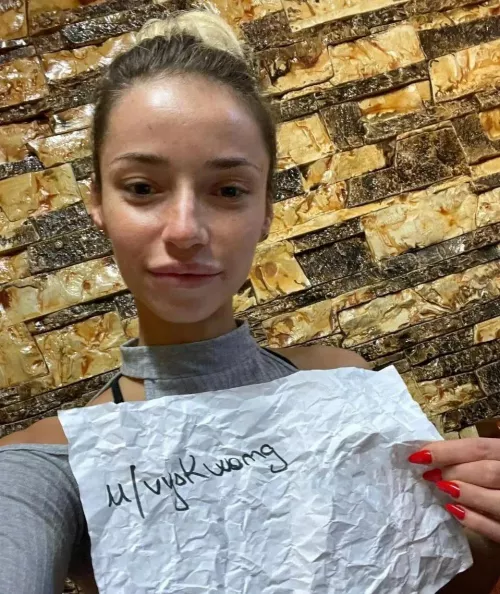 first post 21f pls follow 🙂