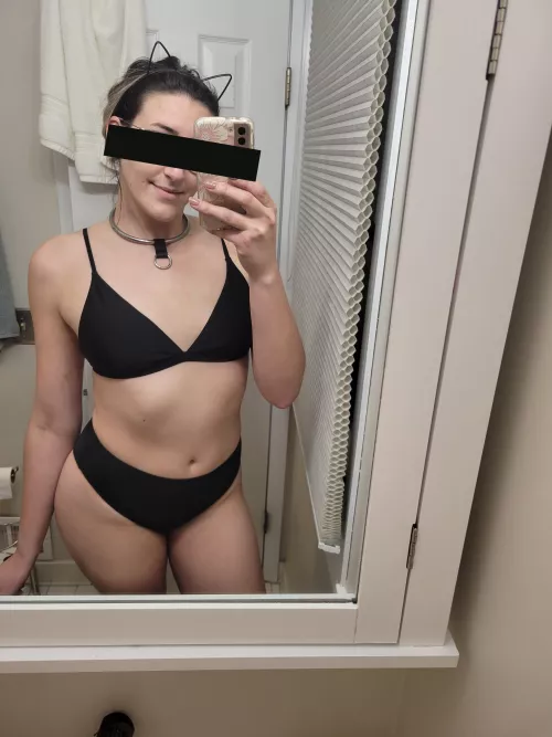 First post. collared with my cat ears. I live to be a pet 🐱