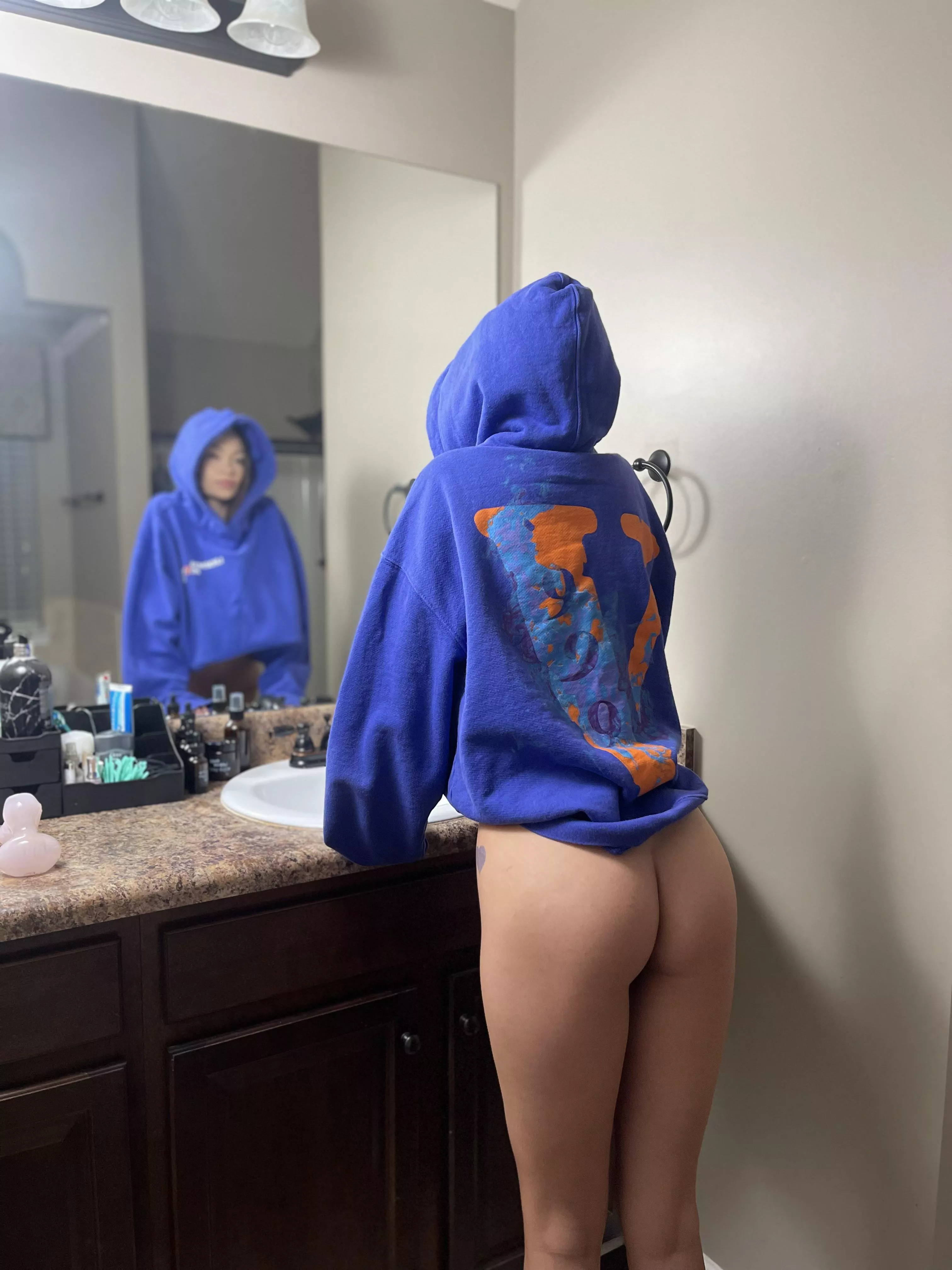 First time posting here, I’d stay im petite, what do you think?