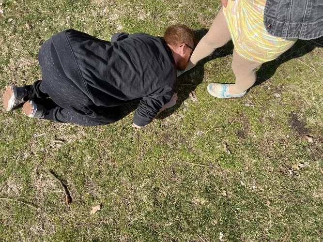 Foot worship is a must