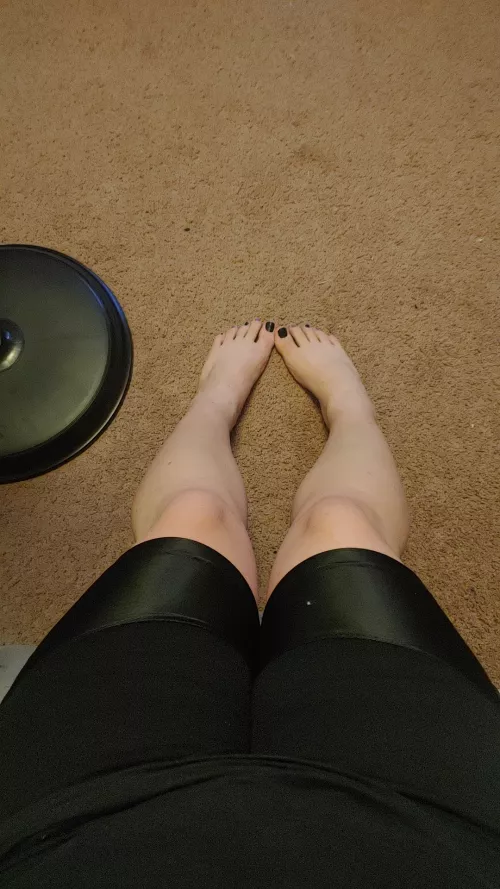 Footjob? I've always wanted to give one ๐ฅบ