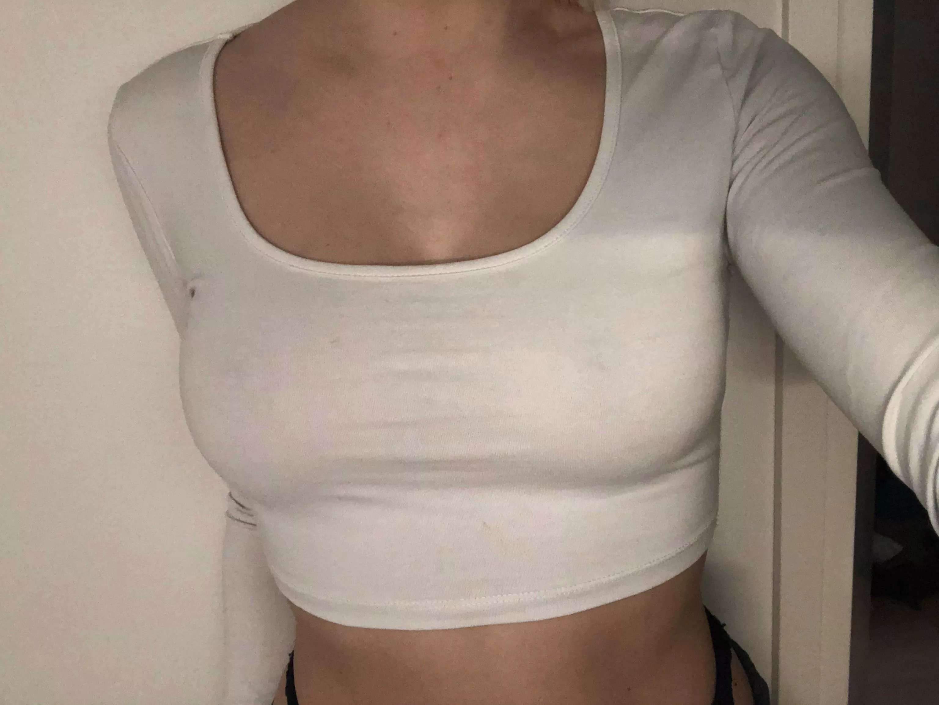 Forgot my bra 🫢 can you even tell?😉😉