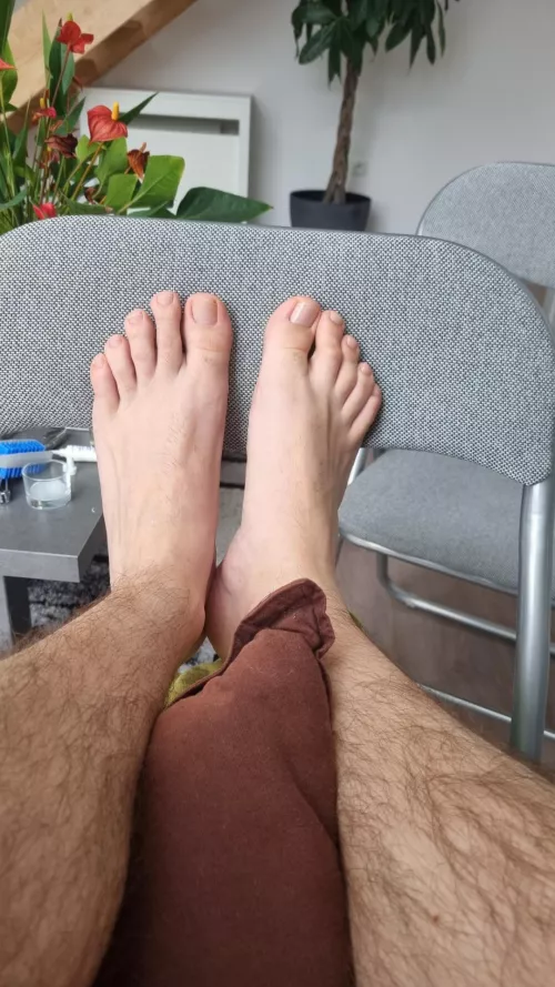 french feet 37 year