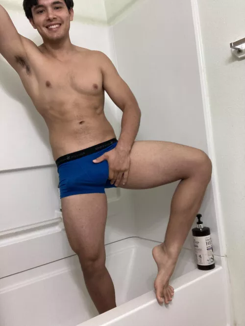 Fresh out of the shower and hard🍆