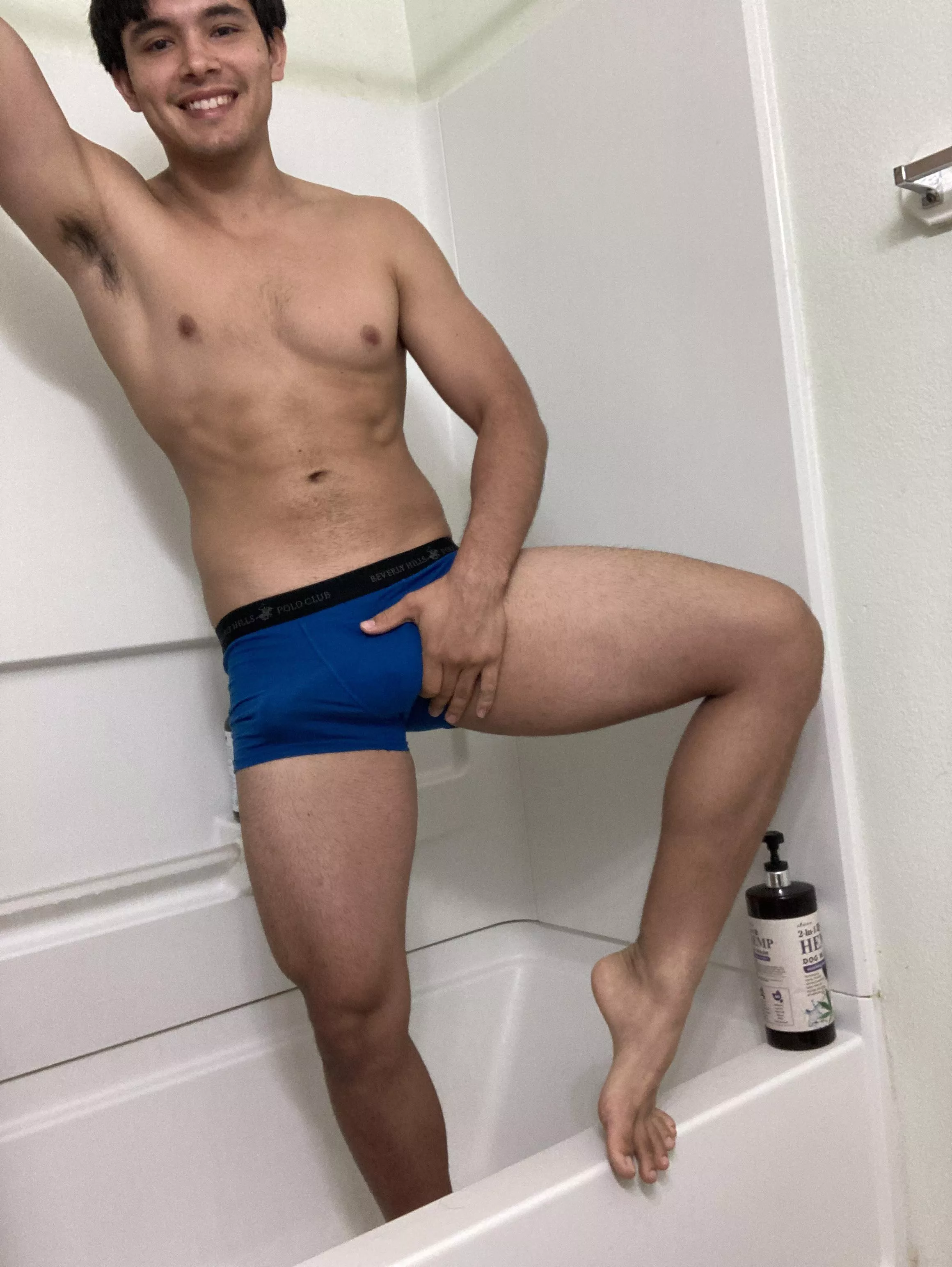 Fresh out of the shower and hard🍆