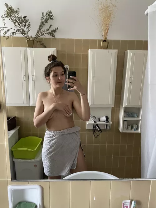 fresh outta shower 💦