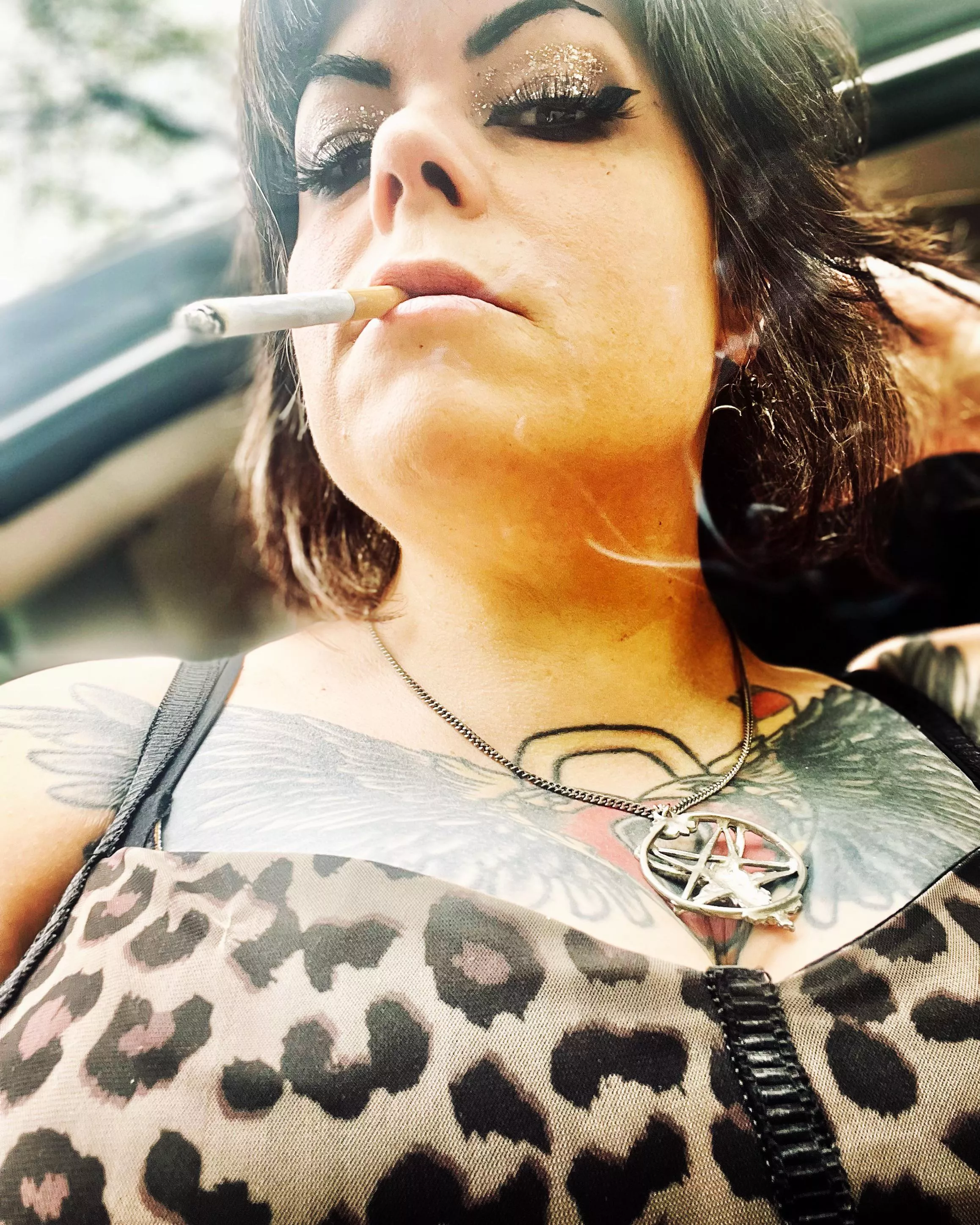 Frisky Friday💋 deals on videos 💋