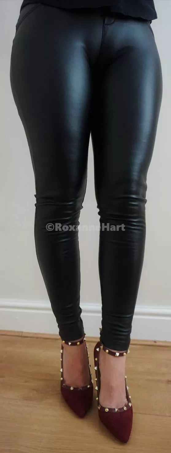 Front view of my outfit and heels from the other day. I hope you like it.