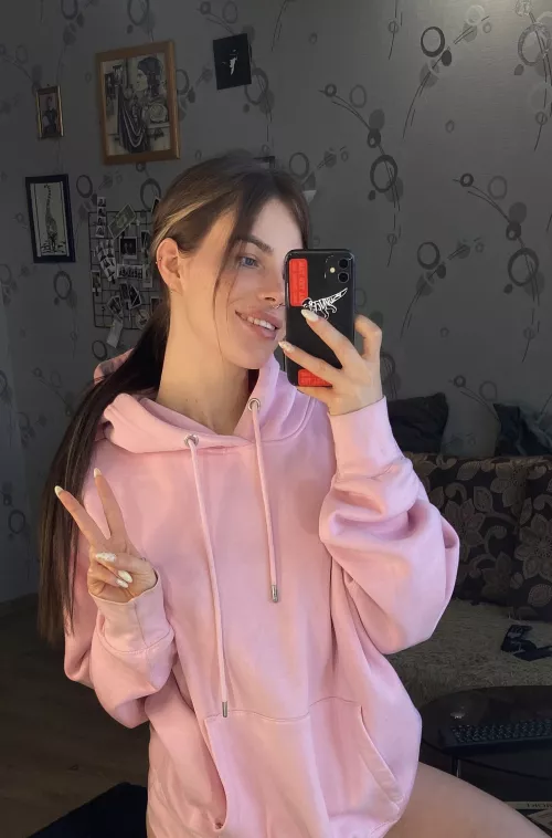 fucking with someone would be perfect, right now ,so are you free?🥰