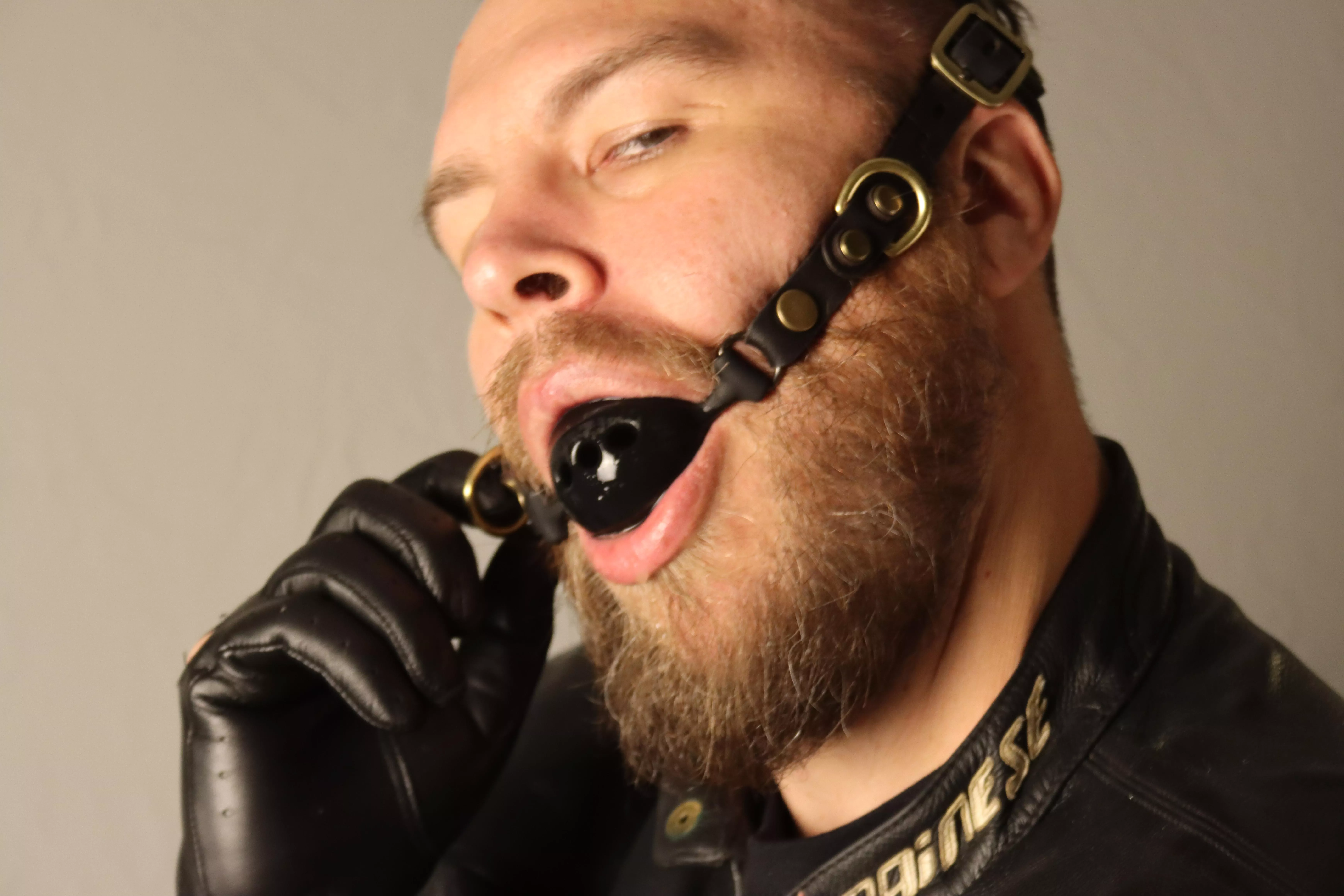 gagged leather lover 😈