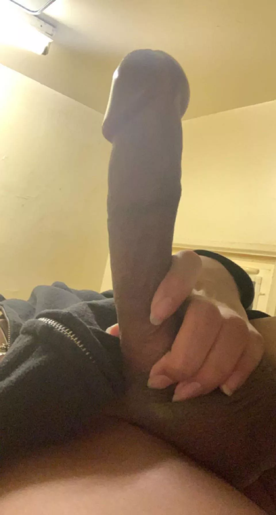 get on ur knees for my big japanese black cock 😈🍆 (18 8.5”+)