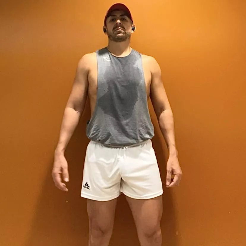 Gettin' them thighs ready... Gettin' them thighs ready...