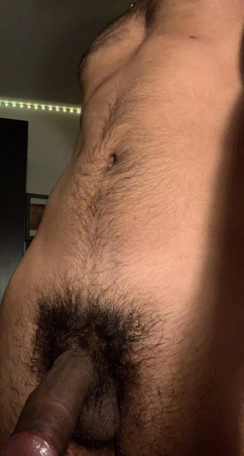 Getting a little hairy 🥵