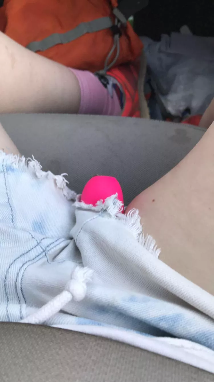 Getting good vibes after a hike! (F)