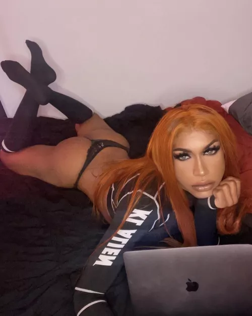 Getting ready for my Cam Sessions 😈