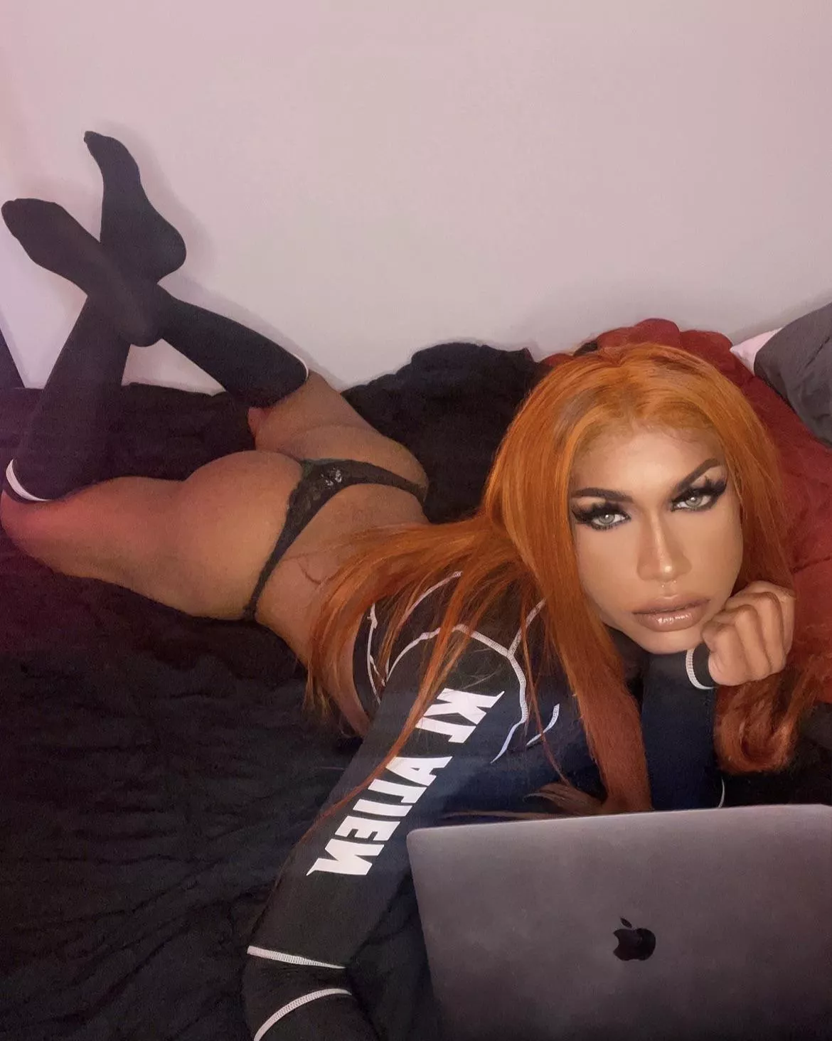 Getting ready for my Cam Sessions 😈