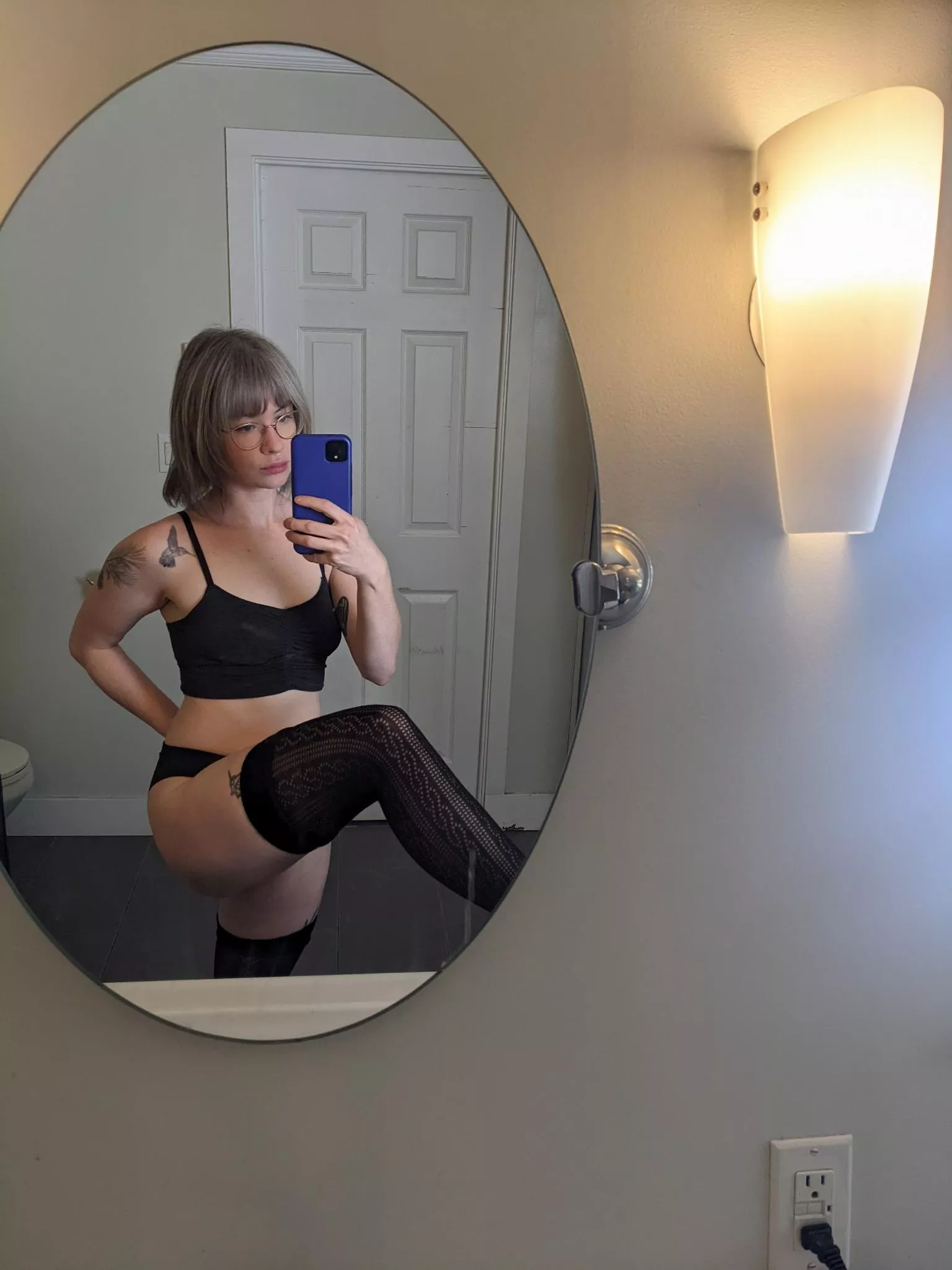 Getting ready for work, hope you all have a horny day!