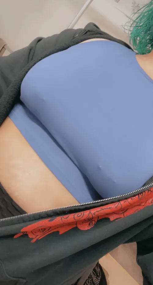 Getting ready to go meet a friend for some drinks!