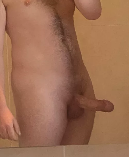 Getting ready to take a bath, anybody wanna cum in? PM me ;)