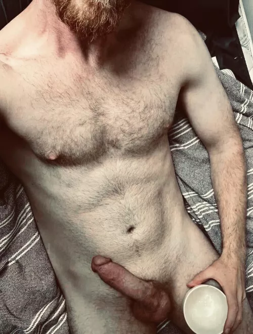 Getting the weekend started early with some massage oil edging… Who wants to join/watch?