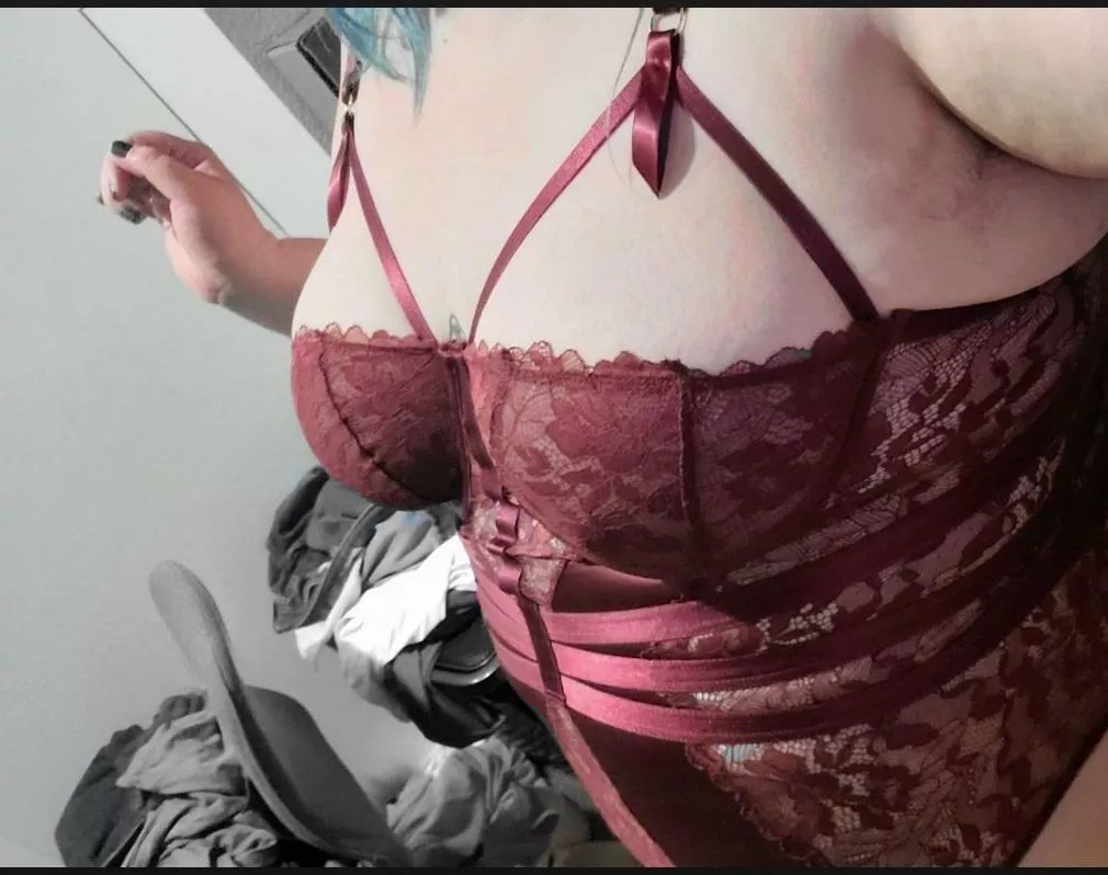 Gift wrapped for Titty Tuesday. 💖