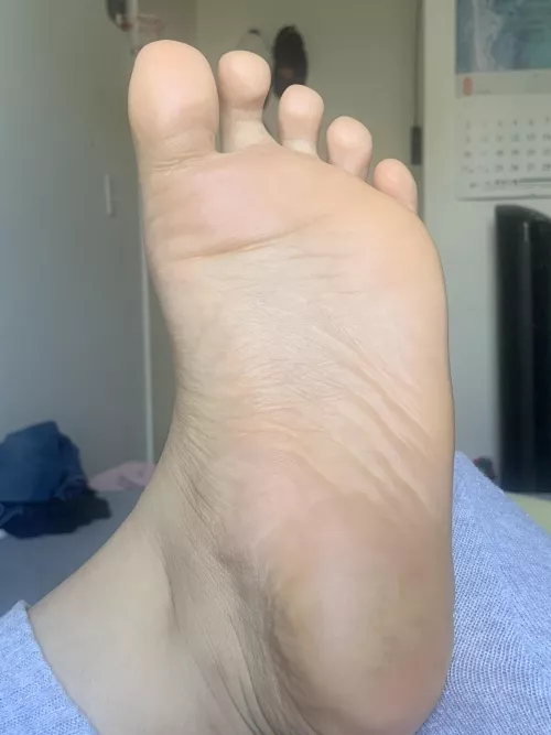 Give me a little massage? Or should I let my toes massage you?