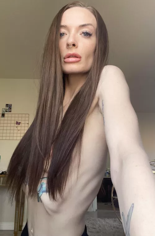 goddess. i'm in charge, you're not. domme sessions, customs, panties, video chat, etc. don't waste my time 👸🏻