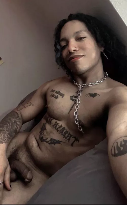 Good afternoon, babes. 🦇🩸