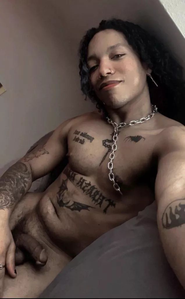 Good afternoon, babes. 🦇🩸