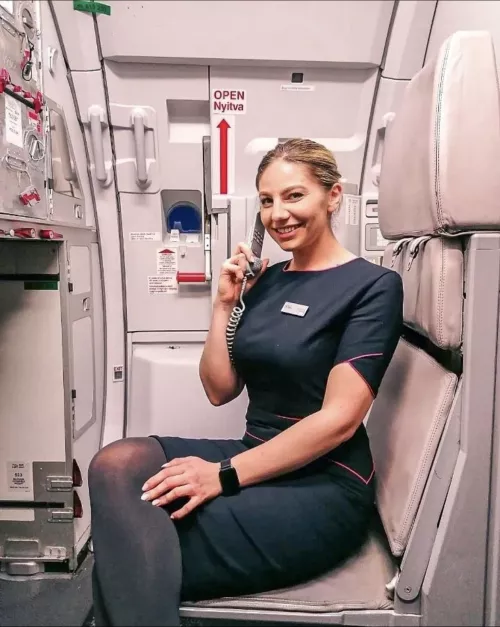 Good evening ladies and gentlemen, welcome on board this WizzAir Hungary flight to... 🇭🇺