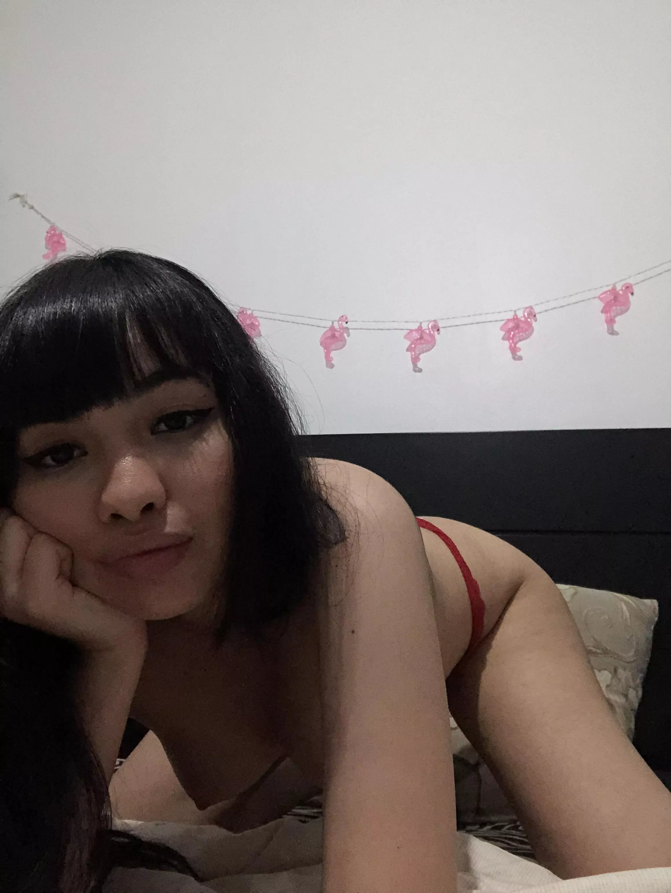 good morning! if you had to guess, what kinda music do you think i listen to just by looking at me?🥰