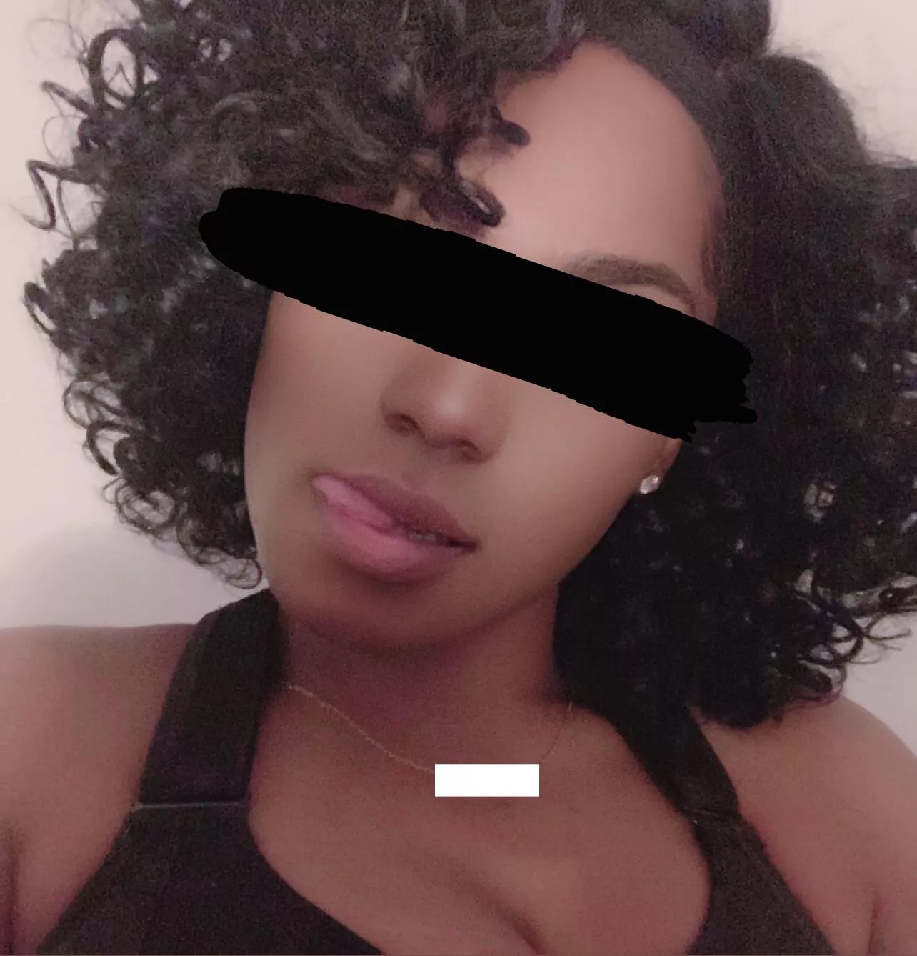 Good morning… these lips are waiting for you daddy 💕