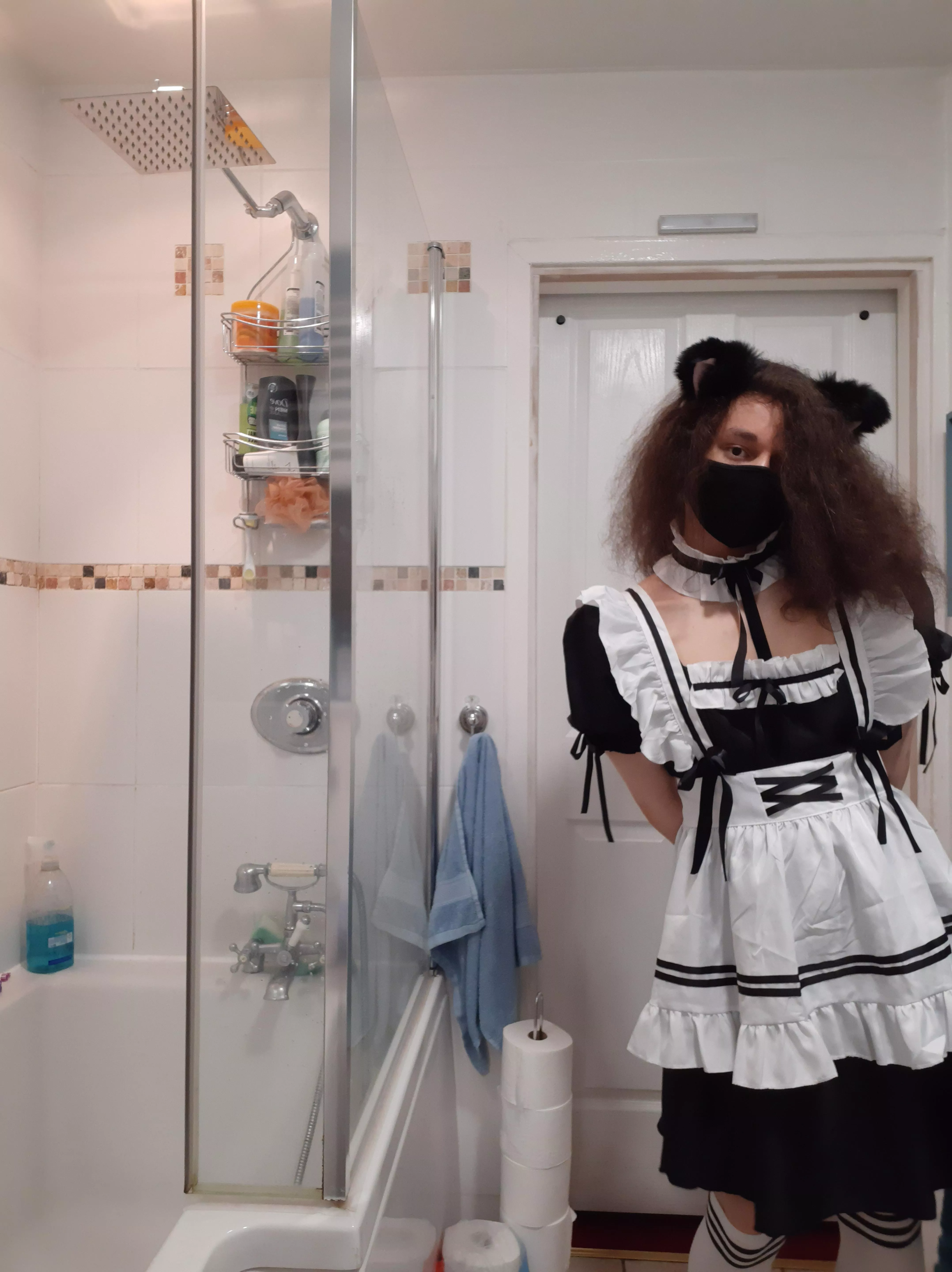 got a maid dress lik 3 days ago now i can clean ur bathroom -w-
