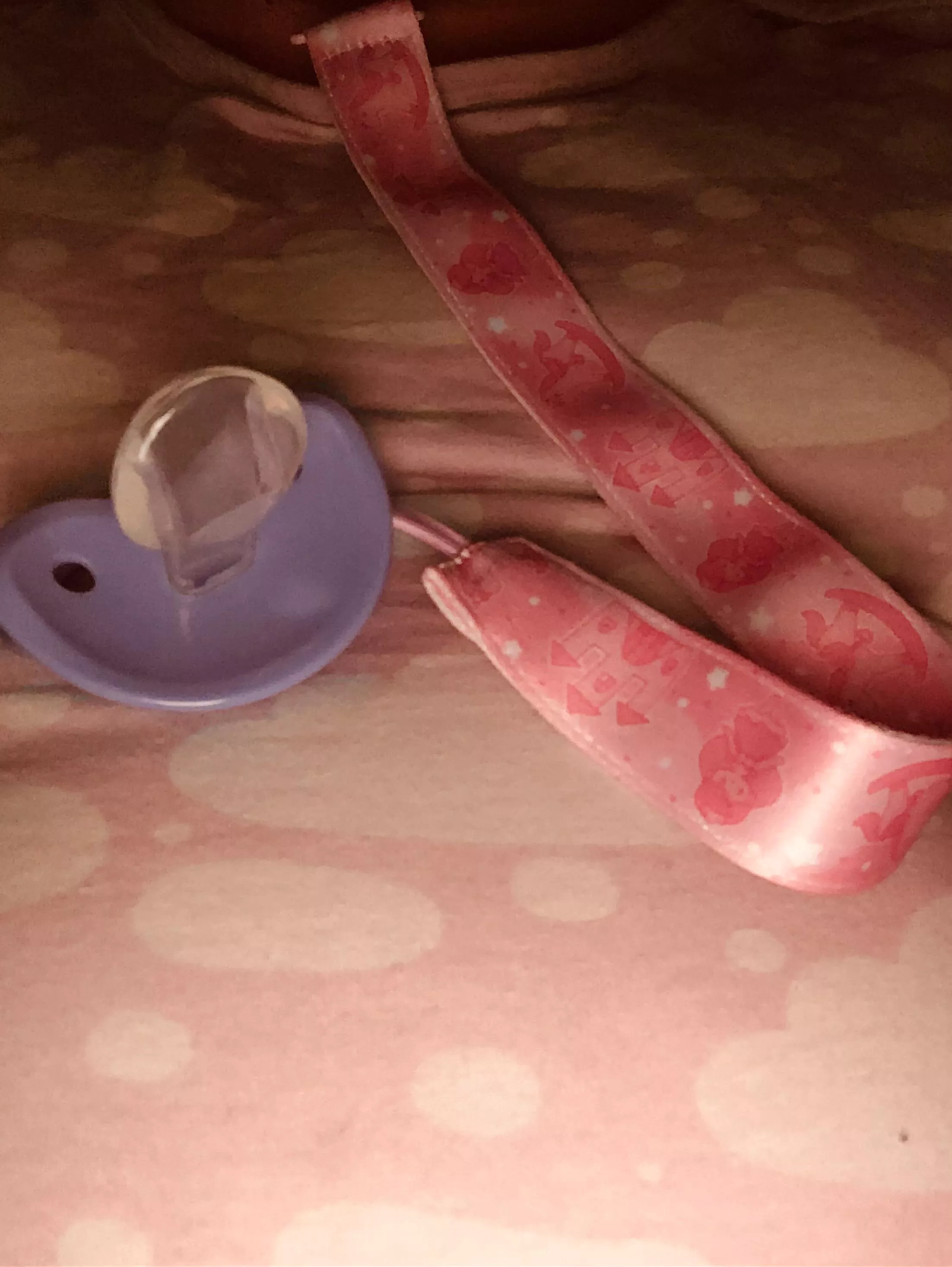 Got a new dummy clip! (Or paci, which ever you wanna call it! 😋) Never knew I needed it so much!