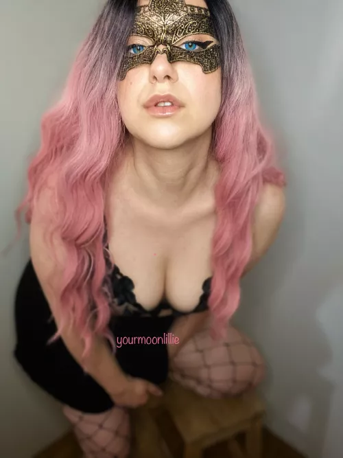 Got a new lingerie set, do you like it as much as I do? 🥰😘 Perfect for a cheating quickie!