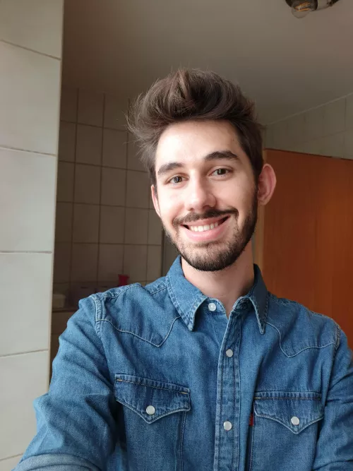 Got a new shirt, which was too expensive tho... kinda regret it now. 😅