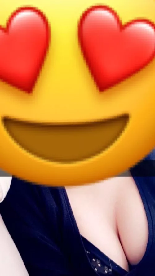 Got Sisters nudes dm me if ur verbal and will jerk