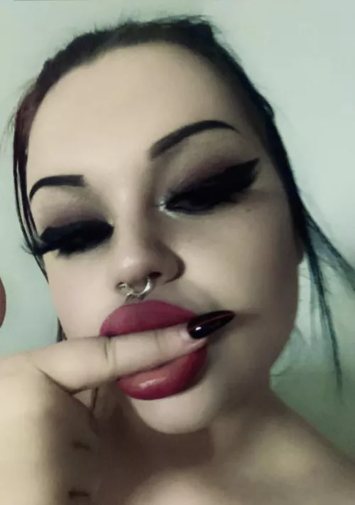 Gotta Love Lip Plumping And Barbie Pink Lipstick! 💋💋