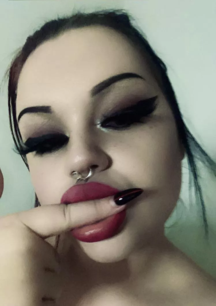 Gotta Love Lip Plumping And Barbie Pink Lipstick! 💋💋