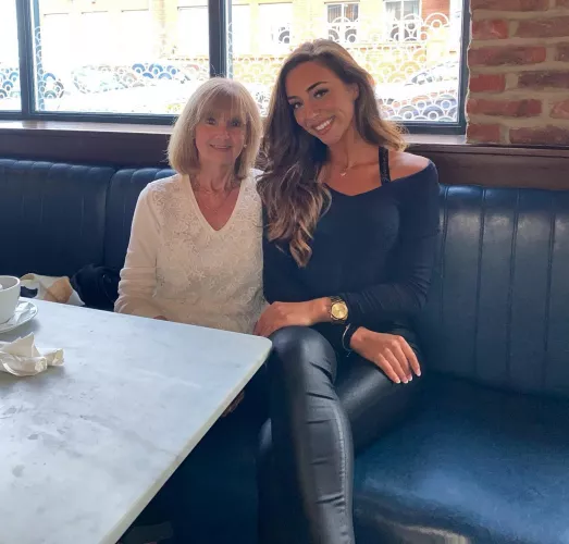 Grandmother / Granddaughter