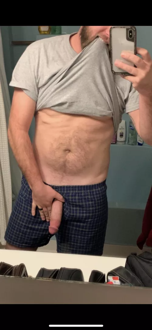 Guess my size when I’m hard and you get a surprise 😈