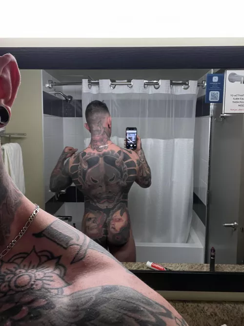 Guys can have bubble butts to (M)