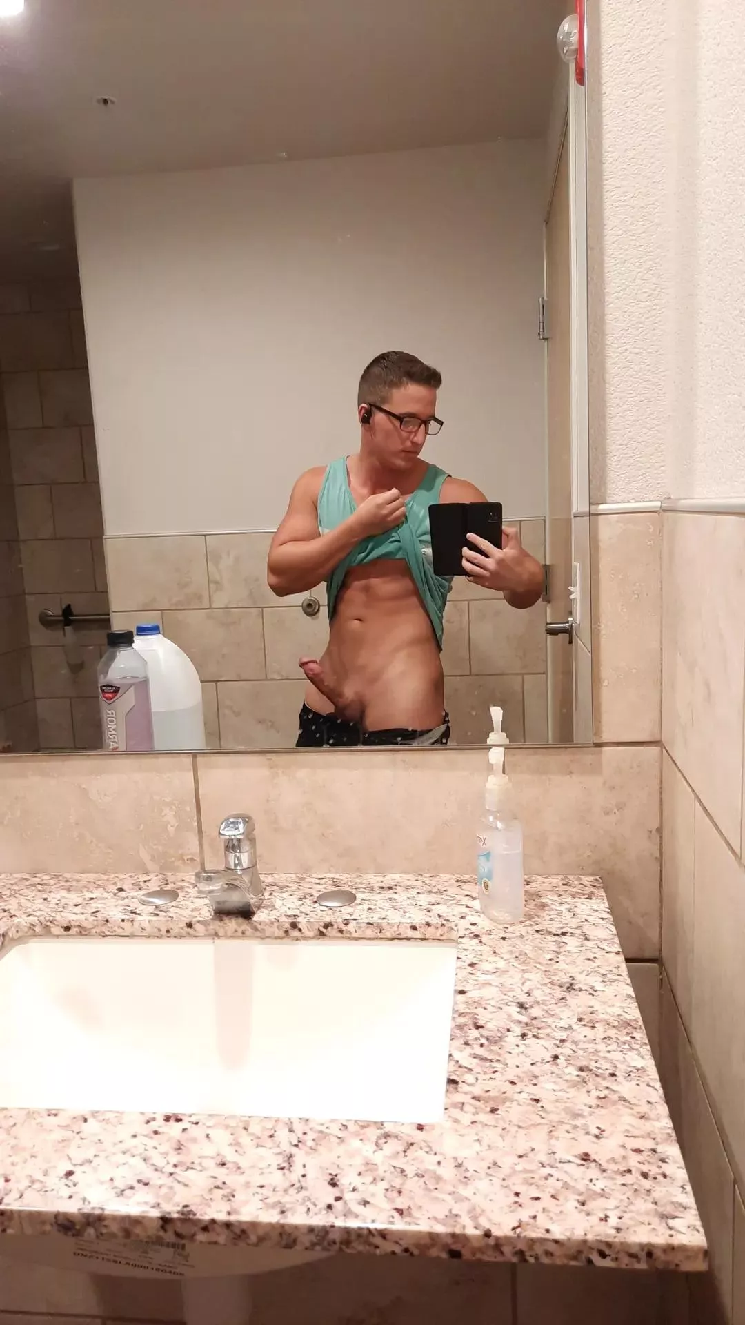 gym bathroom selfie 🤓🌄🪵