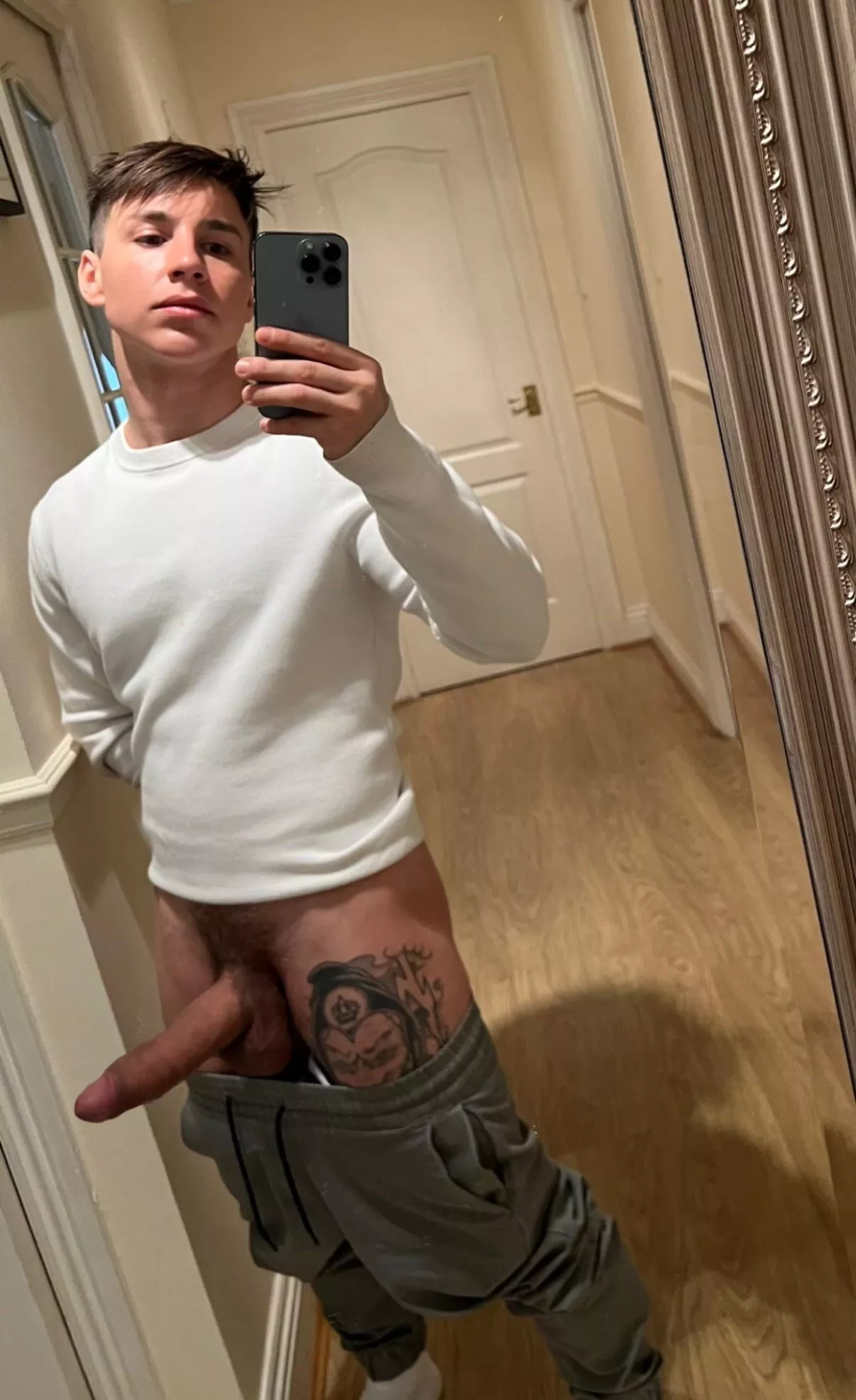 Gym bros love my cock 🤷‍♂️