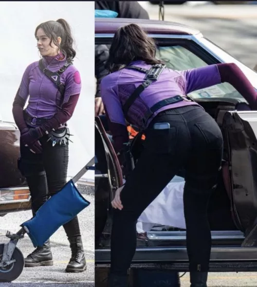 Hailee Steinfeld hawkBooty