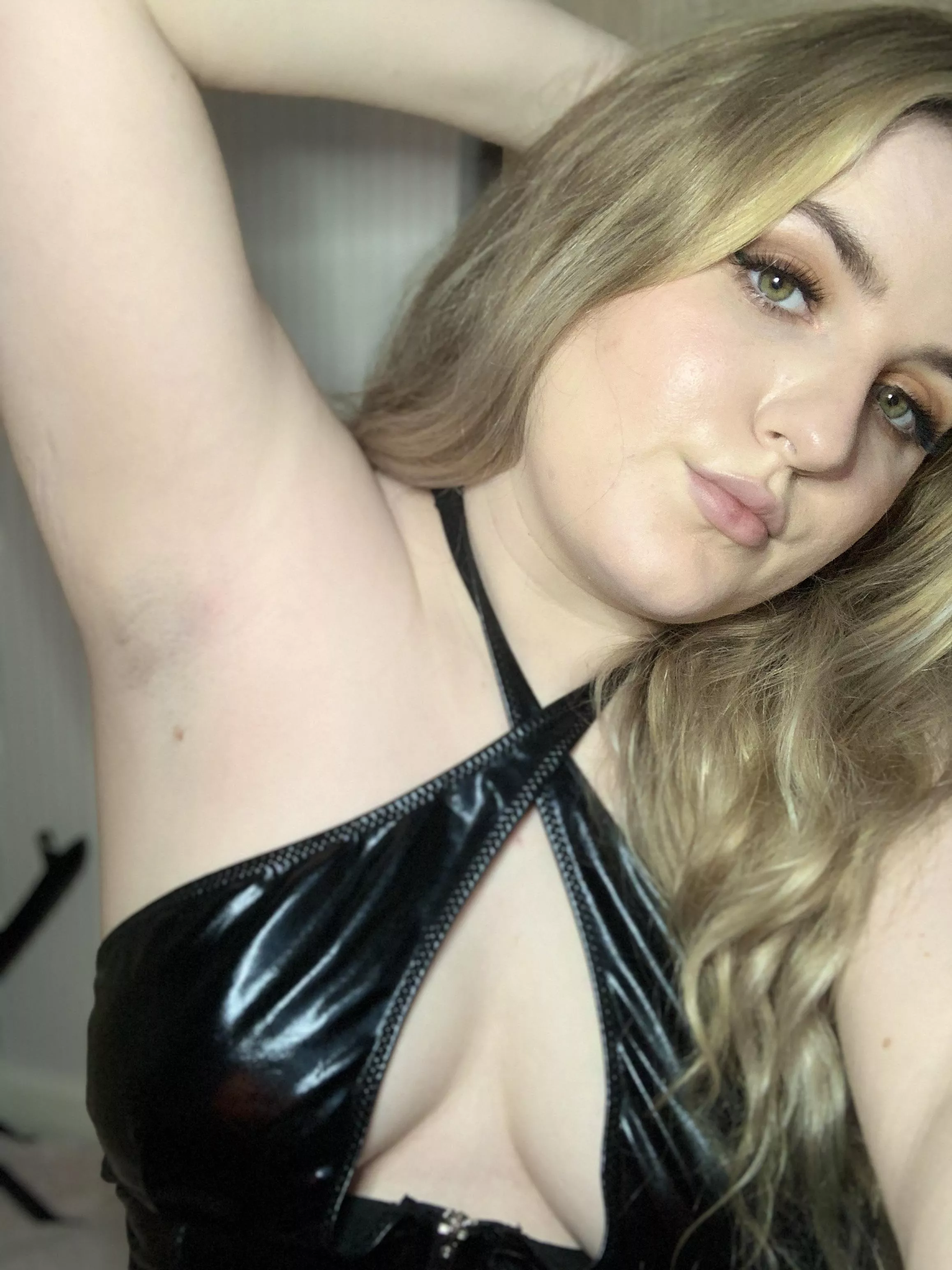 Happen to be any filthy little pit lovers in here? 🤷🏼‍♀️ [domme]