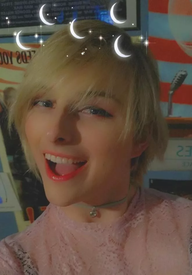 Happy femboy Friday!