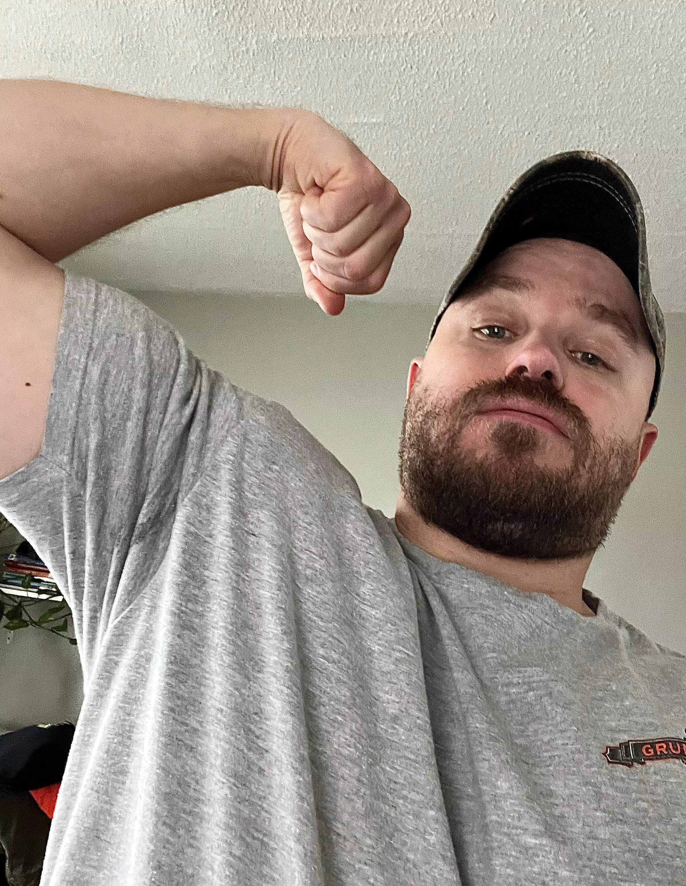 Happy Friday, bros 💪🏼 This is my first post on Reddit.