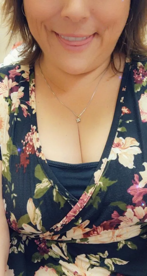 happy Friday 😊 everyone ready for the weekend. I know I am