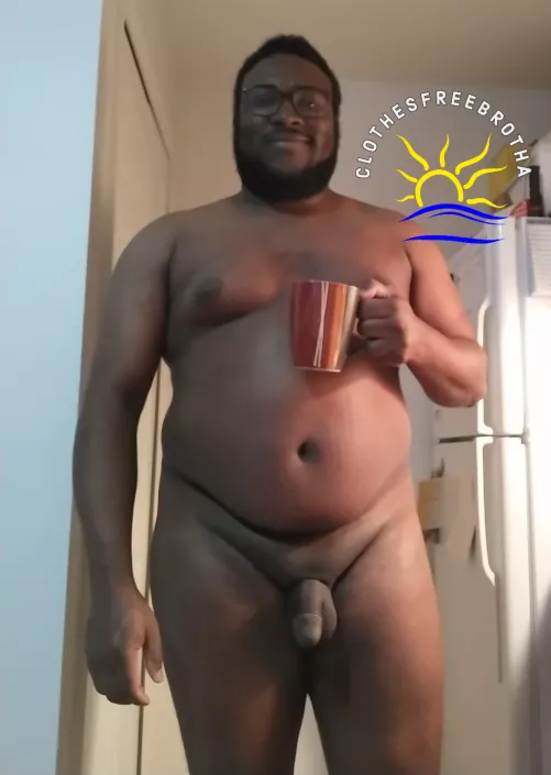 Happy hump day and here's to morning coffee ✌🏿💚